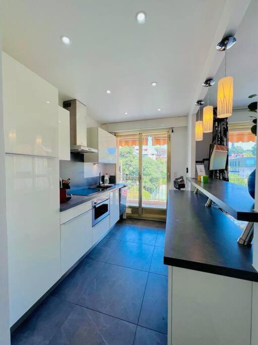 Le Pinede - Apt 4 Prs- Parking - Clim - 500M Plages Antibes Eksteriør bilde
