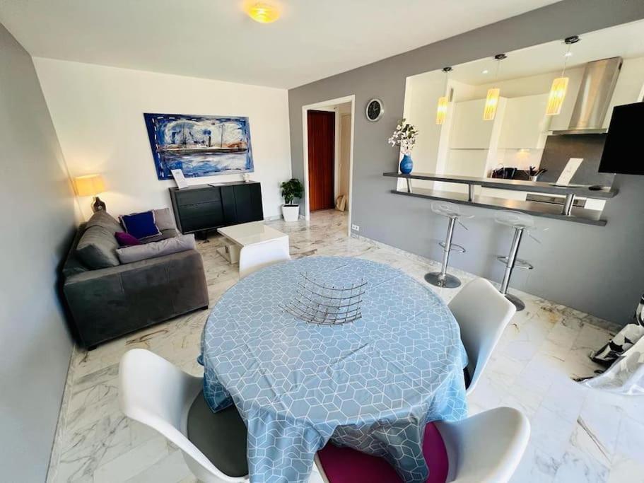 Le Pinede - Apt 4 Prs- Parking - Clim - 500M Plages Antibes Eksteriør bilde
