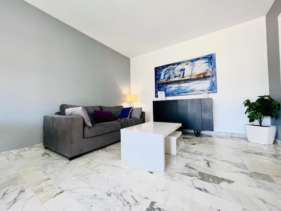 Le Pinede - Apt 4 Prs- Parking - Clim - 500M Plages Antibes Eksteriør bilde