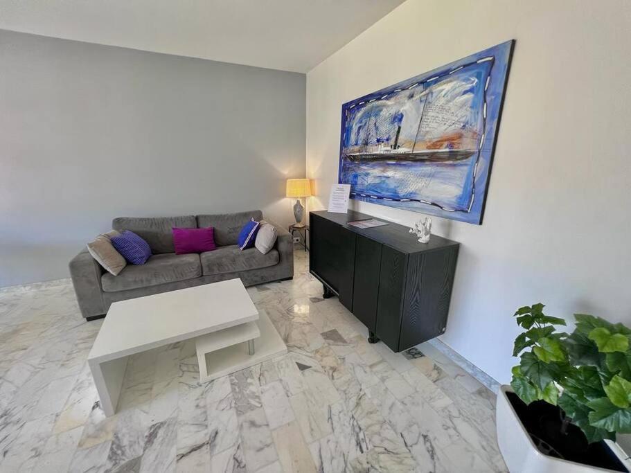 Le Pinede - Apt 4 Prs- Parking - Clim - 500M Plages Antibes Eksteriør bilde