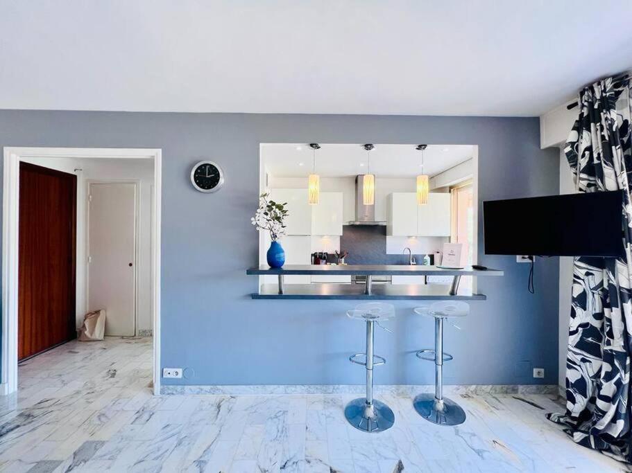 Le Pinede - Apt 4 Prs- Parking - Clim - 500M Plages Antibes Eksteriør bilde